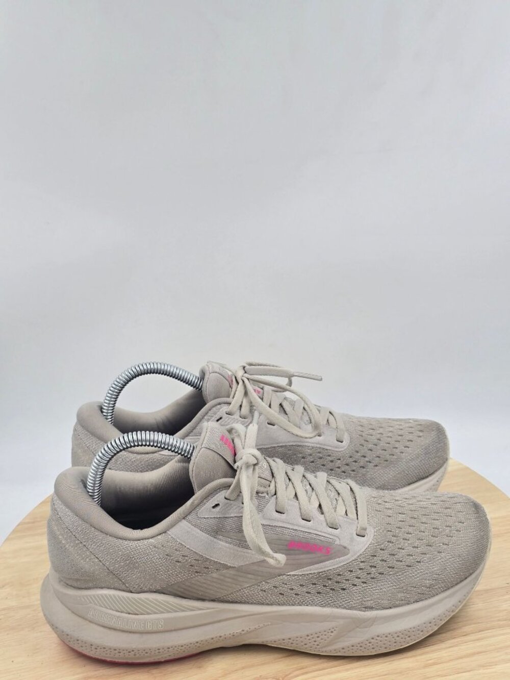 Brooks Adrenaline GTS 24 Womens Coconut Pink Running Athletic Shoes sz 8.5B